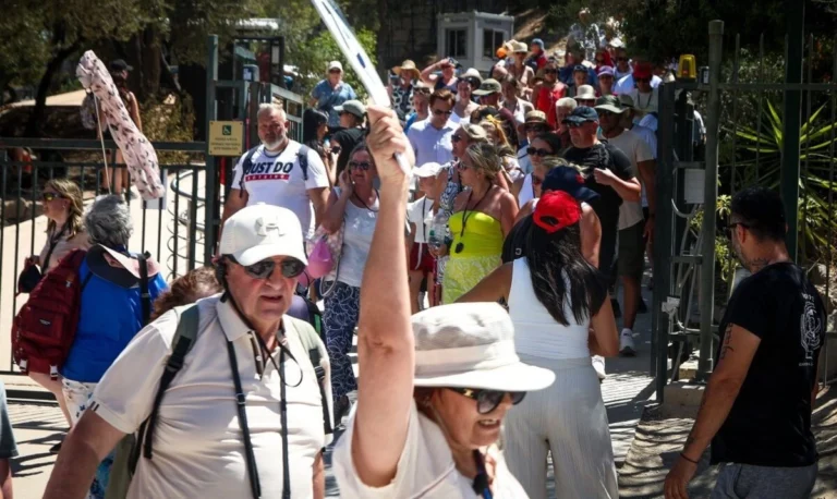 «Τουρισμός για όλους 2025»: Λήξη χρόνου σήμερα για τα voucher ύψους έως 600 ευρώ