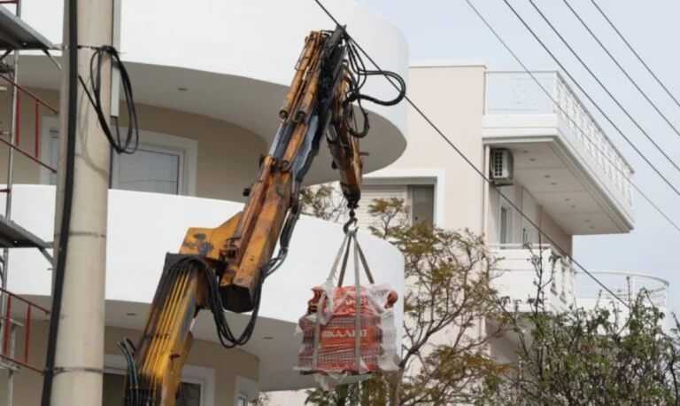 Βούλα: Νεκρός ο 28χρονος χειριστής του γερανού που χτυπήθηκε από ρεύμα