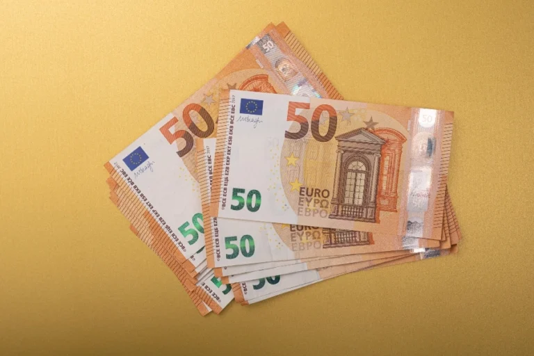Συντάξεις Απριλίου 2025: Πότε θα γίνουν οι πληρωμές
