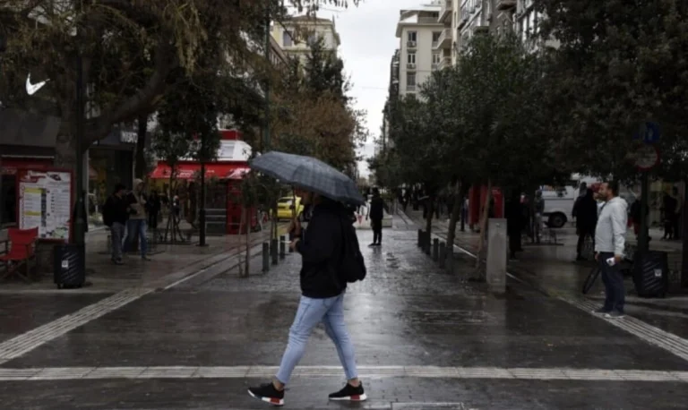Ισχυρές καταιγίδες στη Χαλκιδική, χιόνια σε χαμηλότερα υψόμετρα στη Μακεδονία και τσουχτερό κρύο- Έκτακτο δελτίο από την ΕΜΥ
