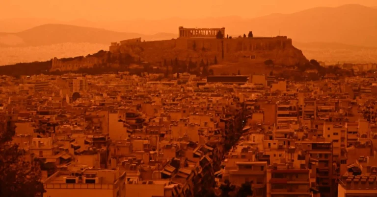 Καιρός: 25η Μαρτίου με άνοδο θερμοκρασίας και αφρικανική σκόνη