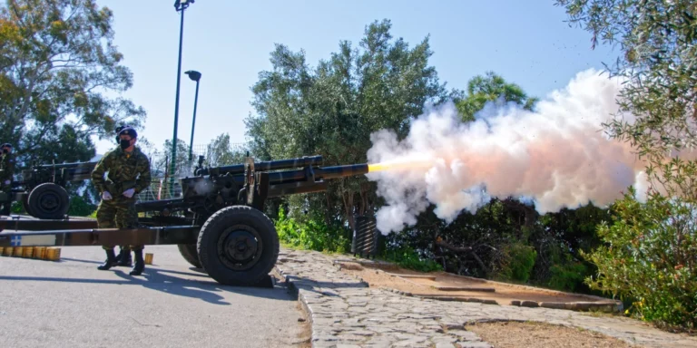 Αθήνα: Οι εορτασμοί της εθνικής επετείου – Στις 11:00 η στρατιωτική παρέλαση