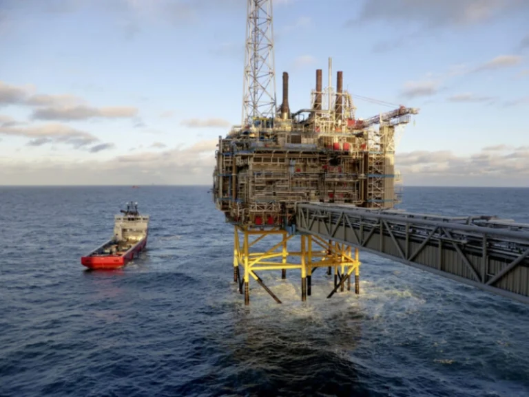 ΥΠΕΝ: «Πράσινο φως» στη Chevron για έρευνες νοτίως της Κρήτης