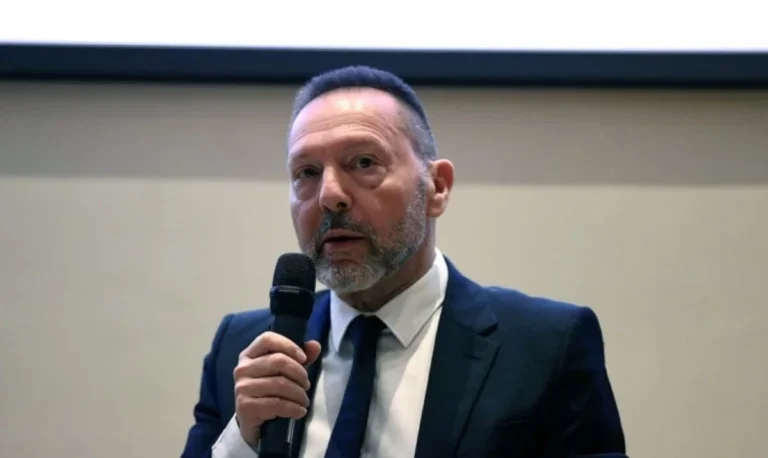 Γιάννης Στουρνάρας: Η επαναφορά του 13ου και 14ου μισθού στο Δημόσιο θα στερήσει χρήματα από τους φτωχούς