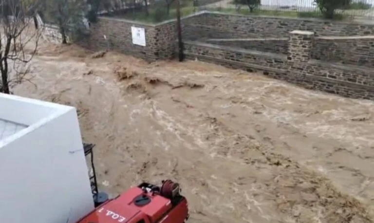 Στο “μάτι” της κακοκαιρίας τα νησιά του ανατολικού Αιγαίου