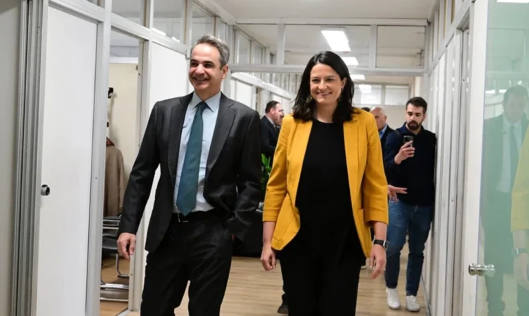 Μητσοτάκης από το υπουργείο Εργασίας: Η αύξηση του κατώτατου μισθού δεν λύνει τα προβλήματα, αλλά είναι βήμα στη σωστή κατεύθυνση