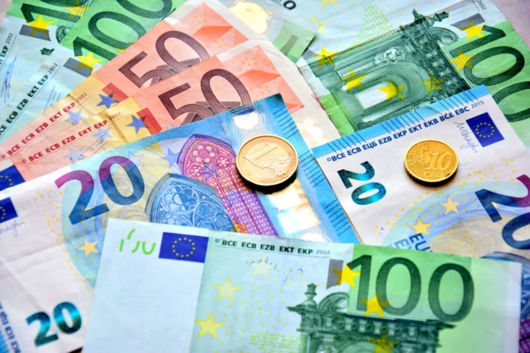 Συντάξεις Μαΐου 2025: Αυτές τις ημερομηνίες θα μπουν τα χρήματα στους λογαριασμούς των δικαιούχων