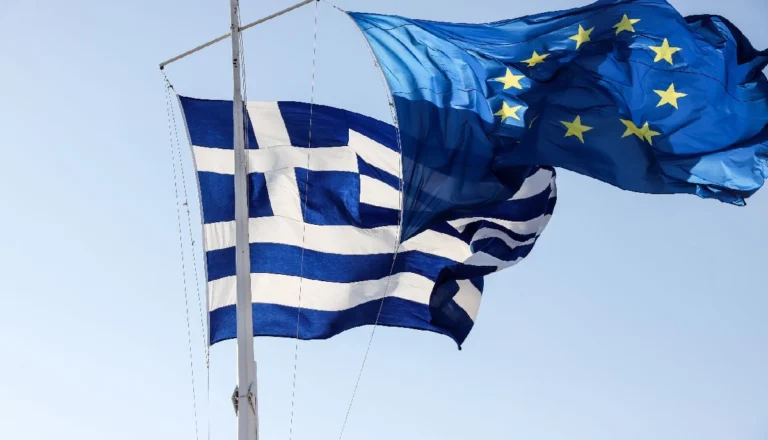 Eurostat: Νέα πρωτιά για την Ελλάδα στη μείωση του δημόσιου χρέους