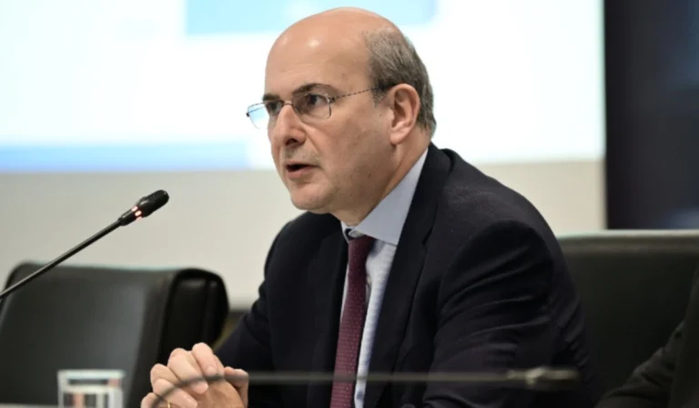 Χατζηδάκης: Μελετάται σοβαρά η υποκατάσταση του ΟΠΕΚΕΠΕ από την ΑΑΔΕ