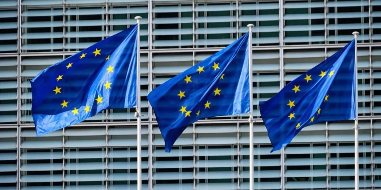 ΕΕ: Επενδύει 910 εκατ. ευρώ για την ενίσχυση της ευρωπαϊκής άμυνας και την κάλυψη των κενών δυνατοτήτων