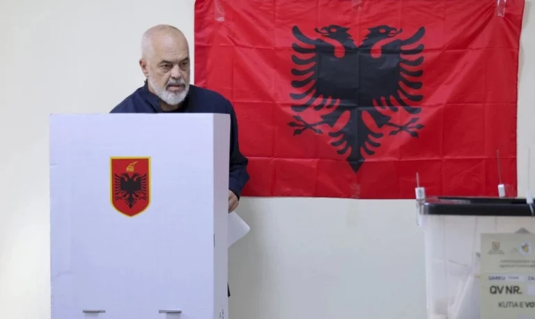 Ο Έντι Ράμα οδεύει προς μια άνευ προηγουμένου τέταρτη θητεία στην Αλβανία