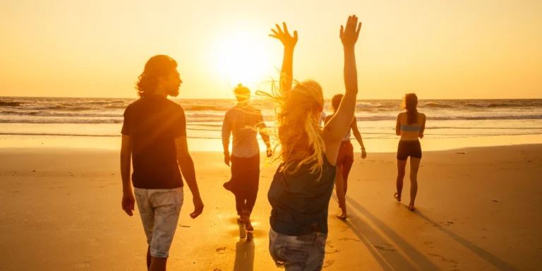 Youth Pass: Περισσότεροι από 154.000 νέοι και νέες θα λάβουν το επίδομα