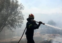 Μεγάλη φωτιά στον Ασπρόπυργο κοντά σε επιχειρήσεις