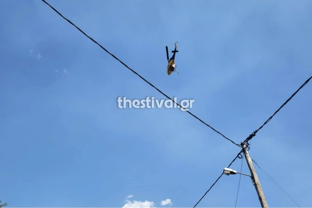 Ήχησε το 112 για τη φωτιά που καίει κοντά σε σπίτια στην Ευκαρπία – Στη μάχη και εναέρια μέσα (φωτο & video)