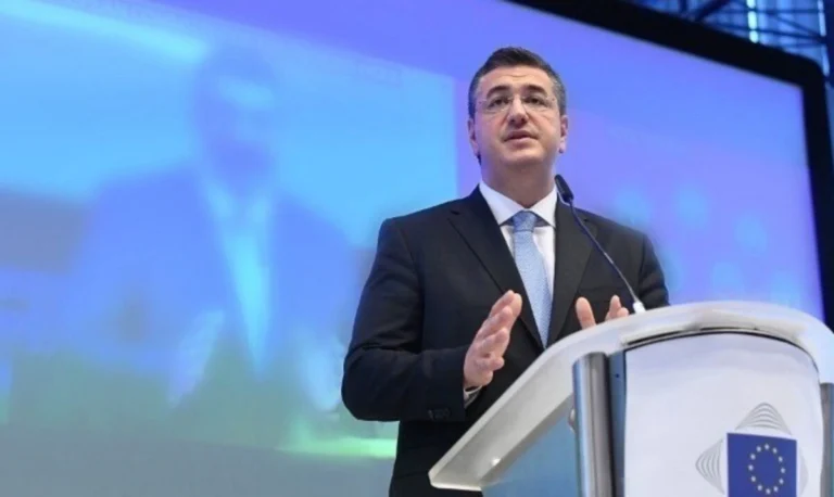 Τζιτζικώστας: Ο τουρισμός στην Ευρώπη σπάει νέα ρεκόρ – Συμβάλλει στο 10% του ΑΕΠ της ΕΕ