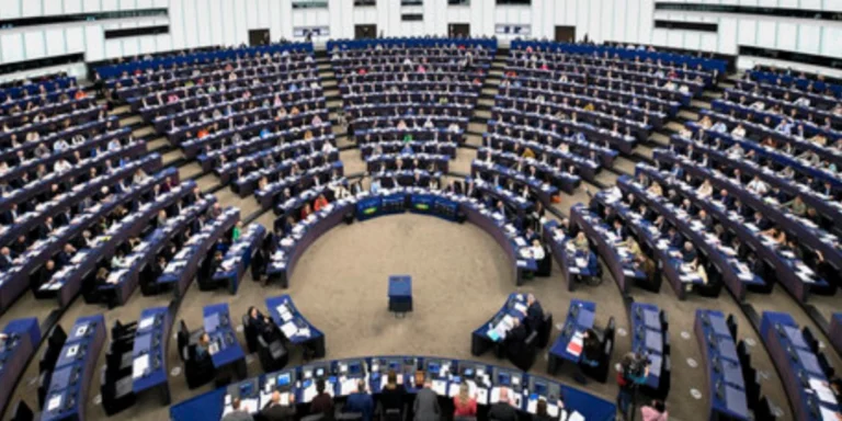 ΕΕ: Δεν εγκρίθηκε το 18ο πακέτο κυρώσεων στη Ρωσία λόγω βέτο της Σλοβακίας