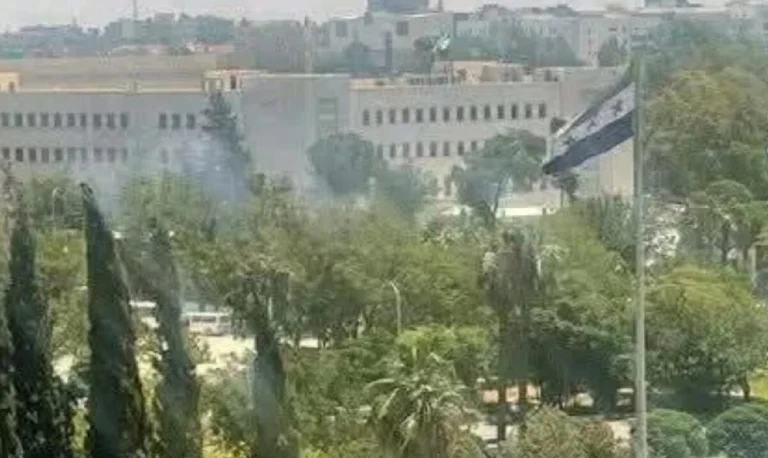 Ισραηλινή επιδρομή στη Δαμασκό: Χτυπήσαμε το αρχηγείο του Γενικού Επιτελείου Στρατού της Συρίας, λένε οι IDF