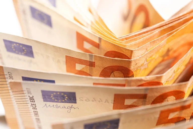Συντάξεις Αυγούστου 2025: Πότε θα δουν λεφτά οι συνταξιούχοι