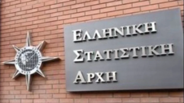 ΕΛΣΤΑΤ: Ισχυρή μείωση στις οικοδομικές άδειες τον Απρίλιo