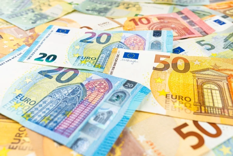 Πληρωμές ΟΠΕΚΑ: Πότε καταβάλλονται 281.414.240 ευρώ σε 1.103.979 δικαιούχους