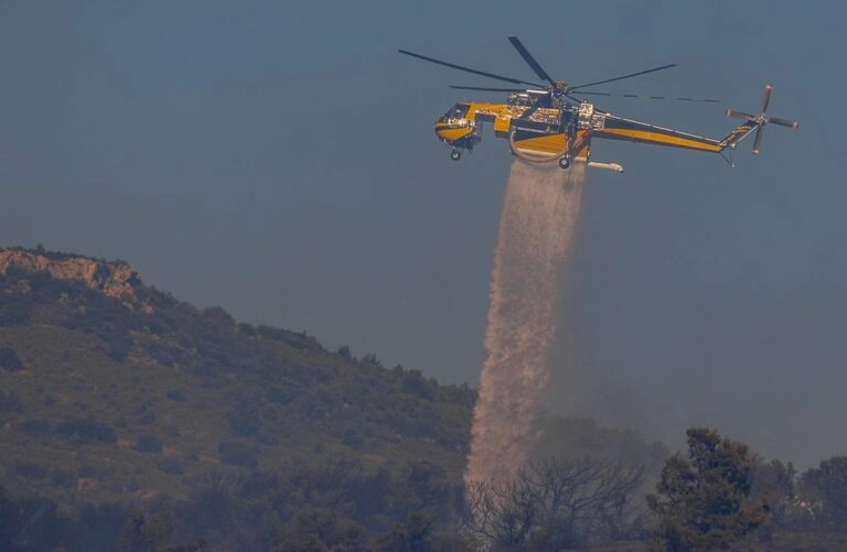 ΤΩΡΑ στη Θεσσαλονίκη: Φωτιά σε ξερά χόρτα στην Άσσηρο