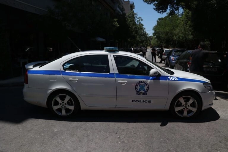 Συνελήφθη 20χρονος που πυροβολούσε με αεροβόλο όπλο στο Μαρούσι προκαλώντας φθορές σε σπίτια και γραφεία εφημερίδας