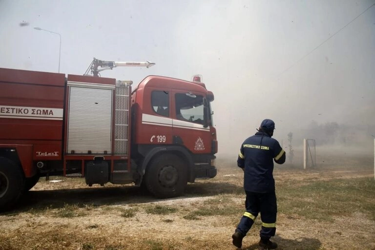 Θεσσαλονίκη: Καλύτερη η εικόνα από τη μεγάλη φωτιά στην Άσσηρο