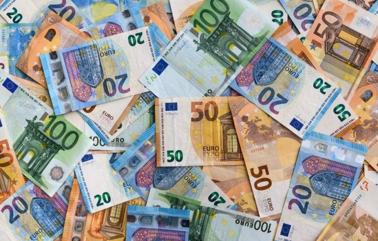 Πληρωμές ΟΠΕΚΑ: Πότε καταβάλλονται 281.414.240 ευρώ σε 1.103.979 δικαιούχους