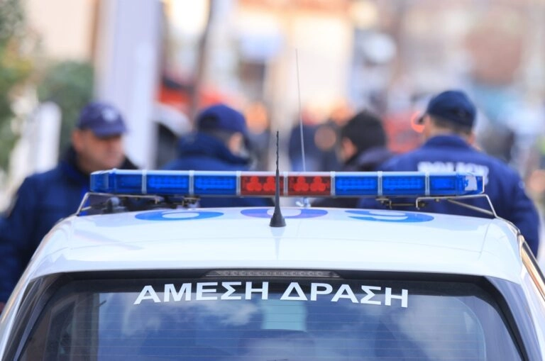 Ανήλικη επιτέθηκε σε καταστηματάρχη και χτύπησε μία αστυνομικό