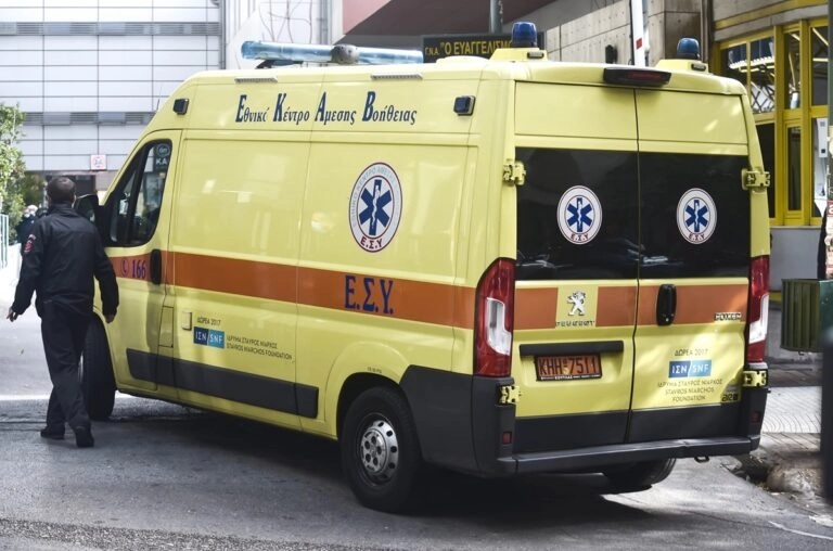 Επείγουσα διακομιδή στη Λαμία για δίχρονο κοριτσάκι που χτύπησε σοβαρά στο κεφάλι