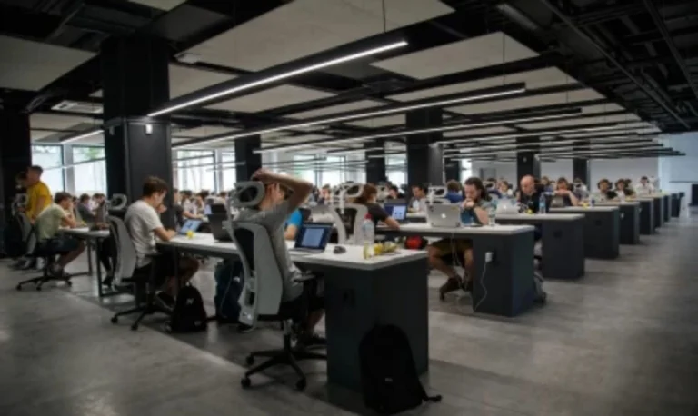 Εργασιακό νομοσχέδιο: «Σπάει» η ετήσια άδεια – Τι αλλάζει για τους εργαζομένους