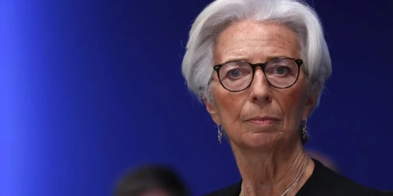 Λαγκάρντ: Η πτώση οποιασδήποτε κυβέρνησης στην Ευρωζώνη θα ήταν ανησυχητική
