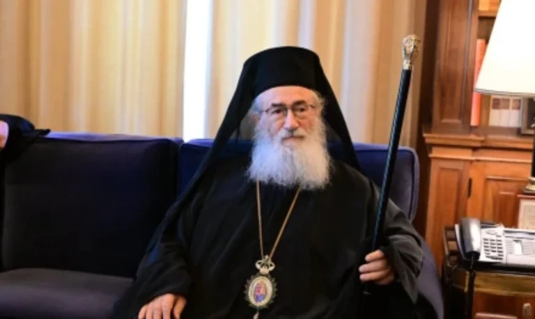 Λύση στην κρίση δίνει ο Δαμιανός – Ξεκινά τη διαδοχή του στην Ιερά Μονή Σινά