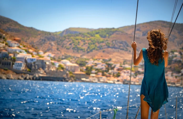 ΦΠΑ: Αυτά είναι τα νησιά στα οποία θα μειωθεί κατά 30%