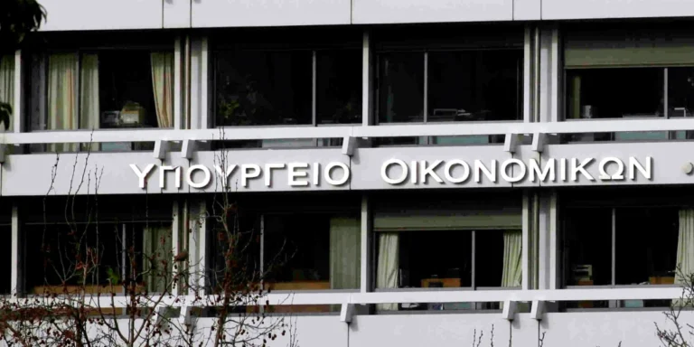 ΥΠΟΙΚ: Η Κυβέρνηση απαντά με πράξεις – Συγκεκριμένες λύσεις για το ιδιωτικό χρέος απέναντι στις αόριστες προτάσεις της αντιπολίτευσης