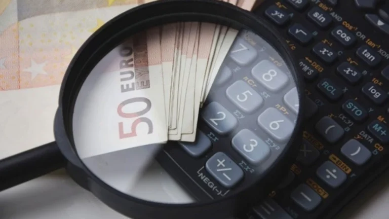 Ληξιπρόθεσμα χρέη στην Εφορία: Άλμα στα 111,8 δισ. ευρώ – Αύξηση κατά 4,5 δισ. ευρώ μέσα σε ένα χρόνο