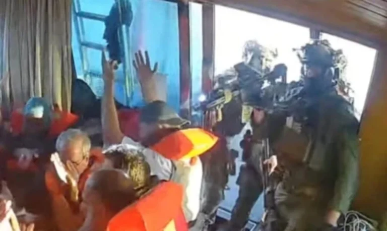 ΥΠΕΞ: Καλά στην υγεία τους οι 27 Έλληνες του Global Sumud Flotilla