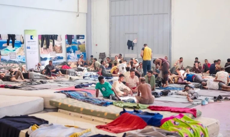 Αναταράξεις στην ΕΕ για το μεταναστευτικό – Πολλές κυβερνήσεις προτιμούν να πληρώσουν παρά να δεχτούν περισσότερους αιτούντες άσυλο