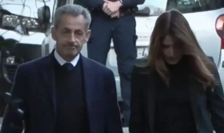 Σαρκοζί: Χέρι-χέρι με την Κάρλα Μπρούνι πήρε τον δρόμο για τη φυλακή