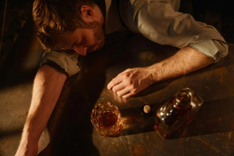 Είναι αλήθεια ότι το hangover γίνεται χειρότερο καθώς μεγαλώνουμε;