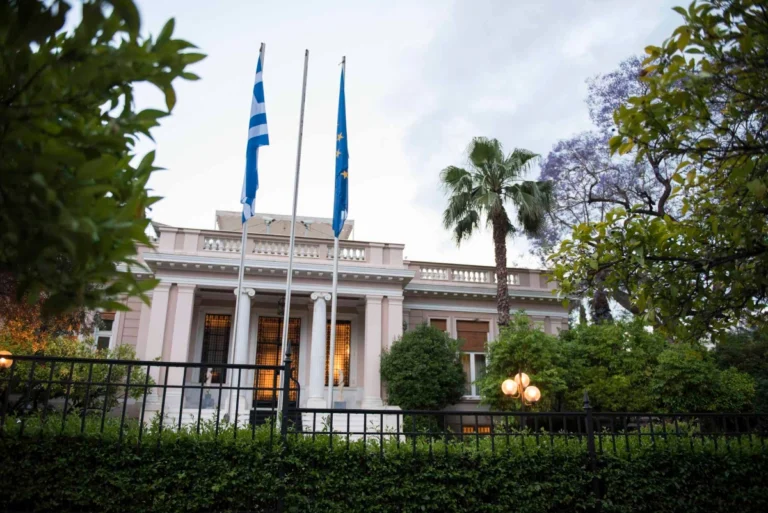 Έκτακτη σύσκεψη στο Μέγαρο Μαξίμου υπό τον Μητσοτάκη για τις πληρωμές στους αγρότες