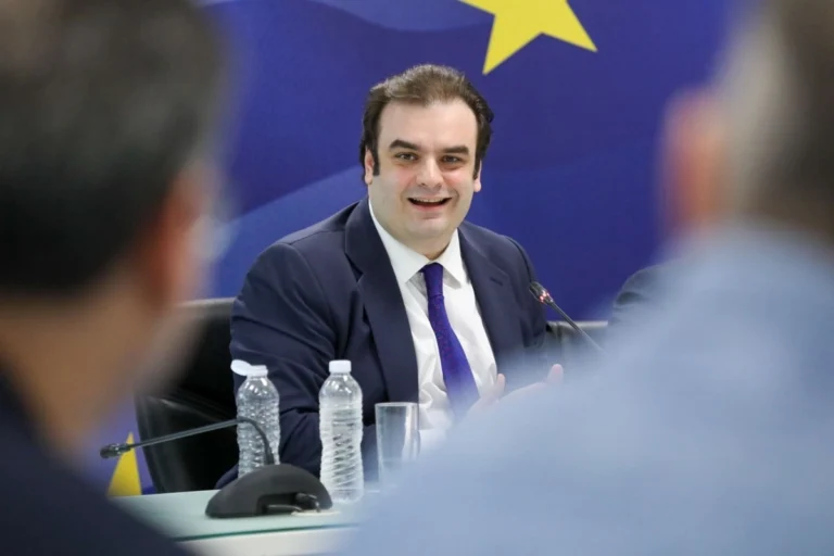Bloomberg: Τεστ υψηλού συμβολισμού για την Ελλάδα η μάχη Πιερρακάκη για την προεδρία του Eurogroup