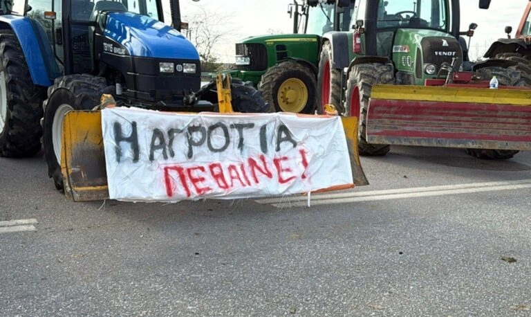 Μάλγαρα: Ενισχύεται με τρακτέρ το μπλόκο των αγροτών – «Η Ελλάδα θα κοπεί σε 100 κομμάτια»