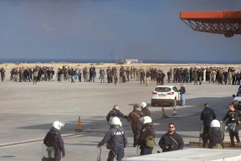 Η ΕΛ.ΑΣ. διαψεύδει ότι χρησιμοποιήθηκαν πλαστικές σφαίρες στα επεισόδια με τους αγρότες στην Κρήτη