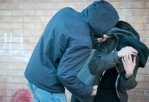 Εγκληματική ομάδα ανηλίκων και εφήβων έκανε “κουμάντο” με απειλές σε γειτονιές