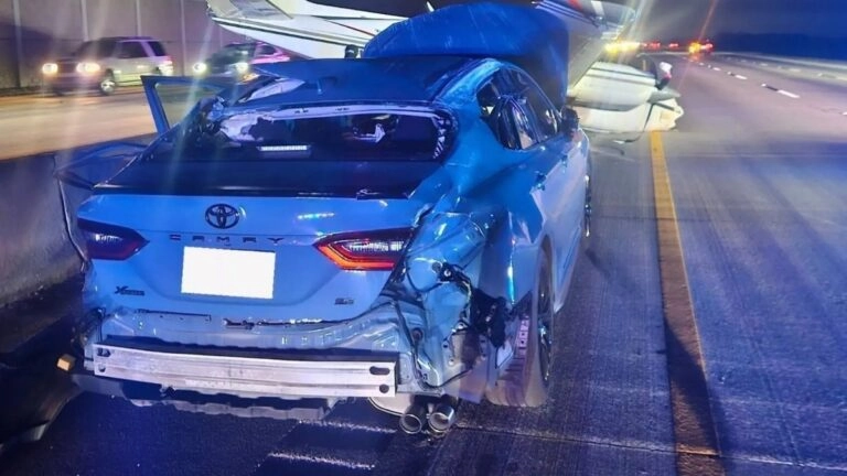 Toyota άντεξε σύγκρουση με… αεροπλάνο! (+video)