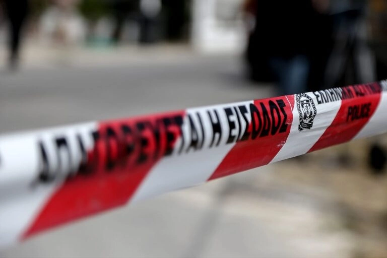 Πτώμα άνδρα εντοπίστηκε σε πυλωτή
