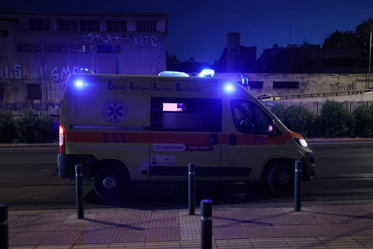 Σε κρίσιμη κατάσταση νοσηλεύεται οδηγός μηχανής μετά από τροχαίο