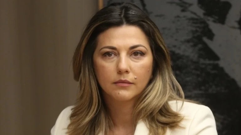 Ζαχαράκη για Ολοκαύτωμα: «Η απώλεια αυτή αποτελεί αναπόσπαστο μέρος της συλλογικής μας μνήμης»