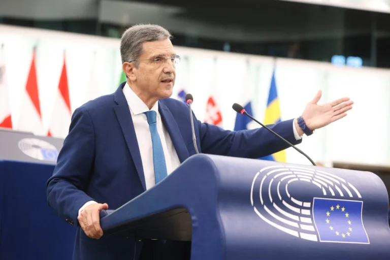 Μεταναστευτικό: Επείγουσα χρηματοδότηση για Έβρο, Αιγαίο, Κρήτη ζήτησε ο Γιώργος Αυτιάς